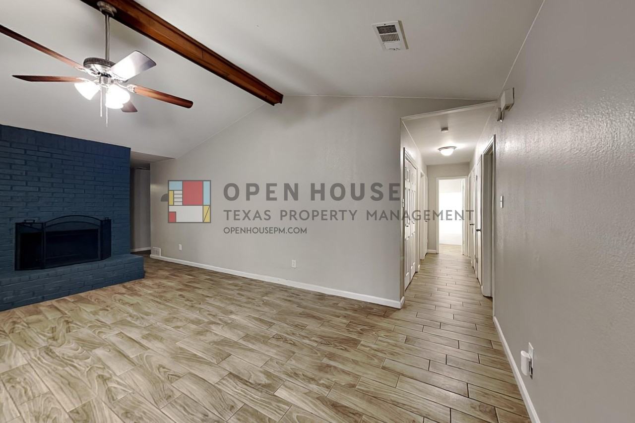 3411 Lilac Ln - Photo 3 of 22