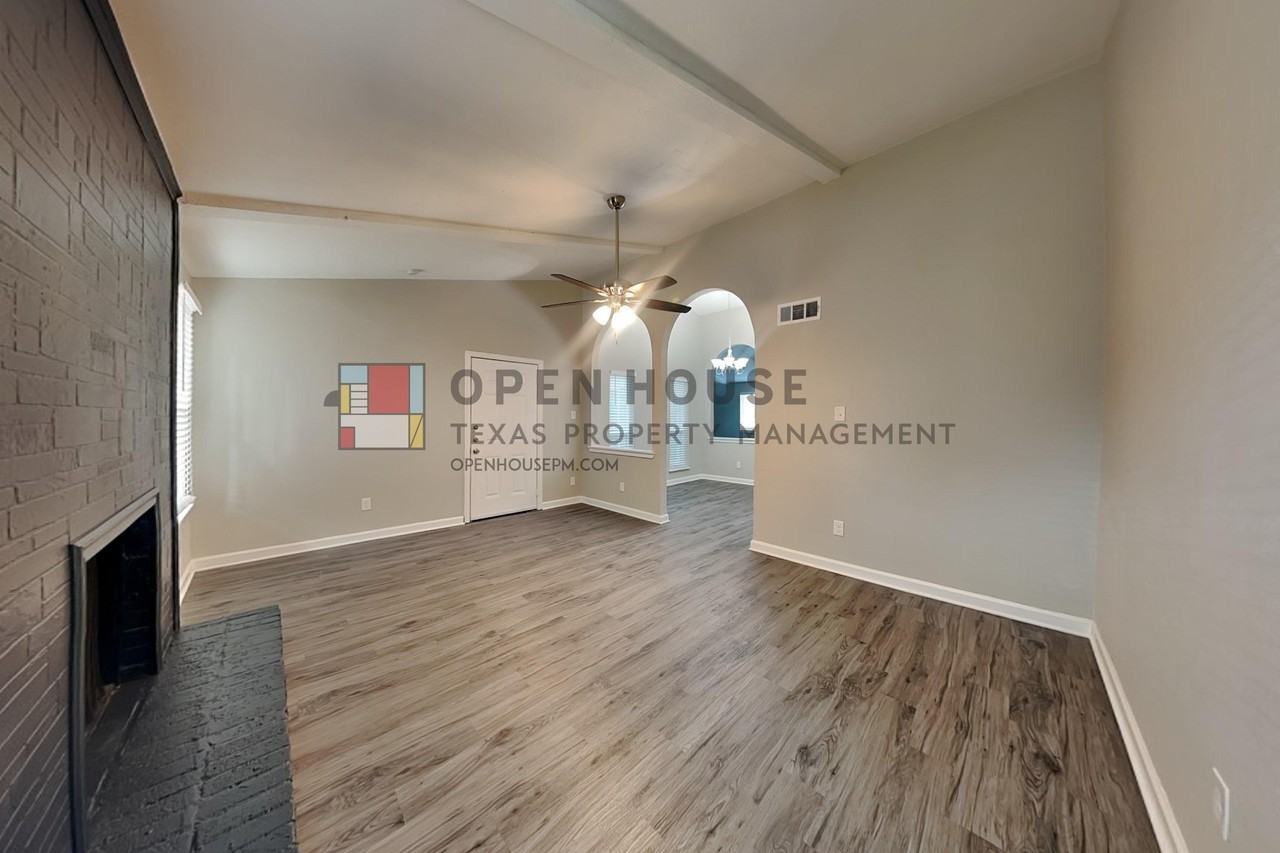 3008 Kingston Dr - Photo 3 of 22