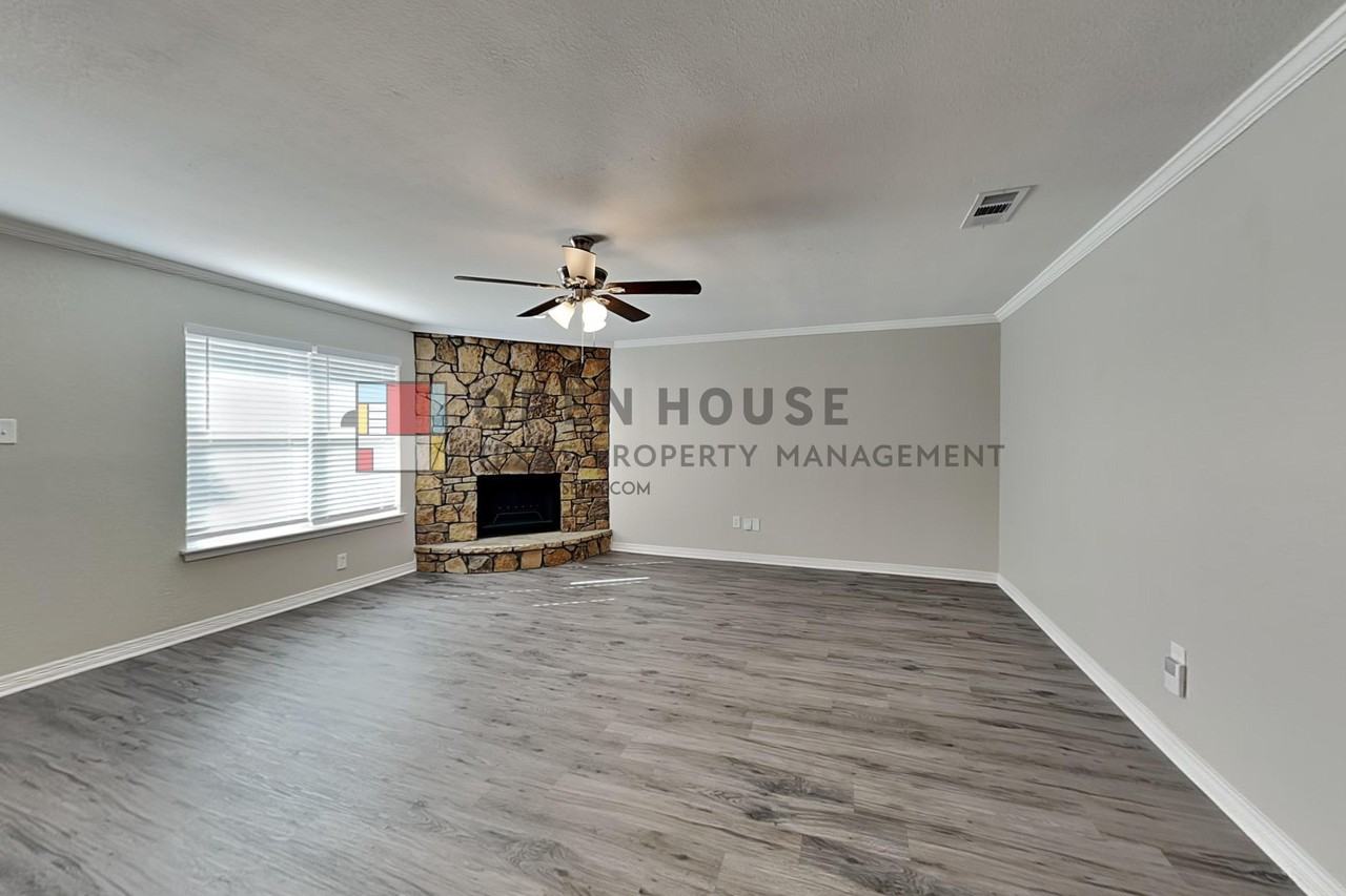 3321 Meadow Wood Ln - Photo 3 of 18