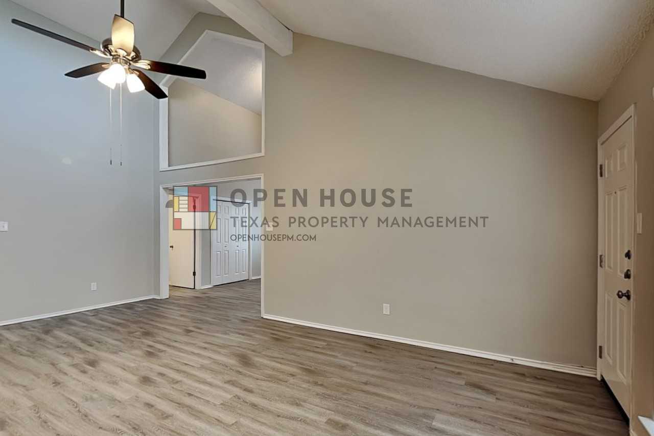 6716 Rosebud Dr - Photo 3 of 20