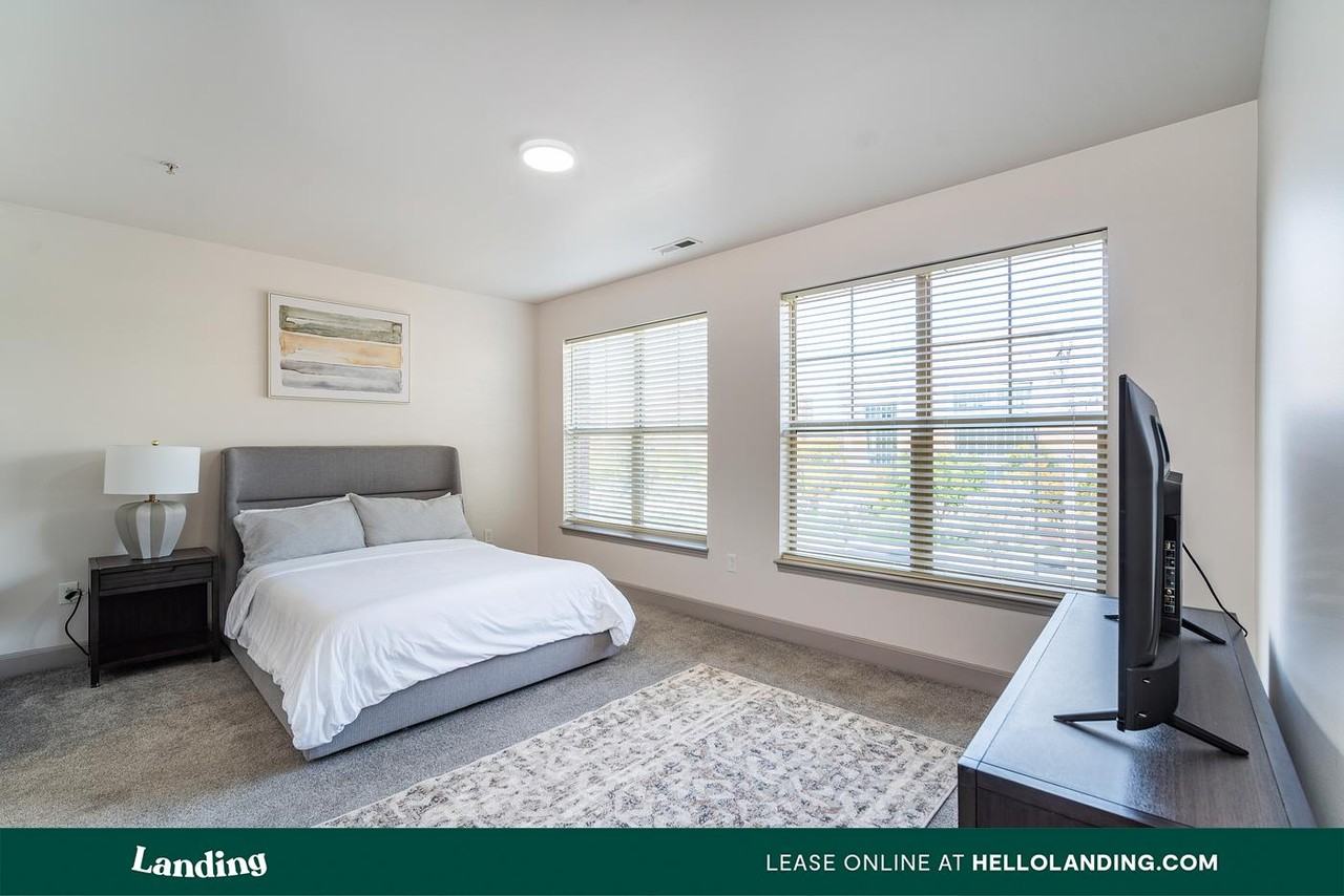 3010 Eden Ave - Photo 6 of 50