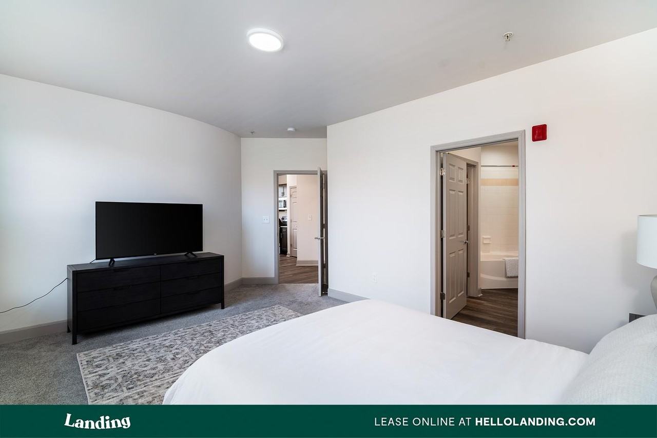 3010 Eden Ave - Photo 7 of 50