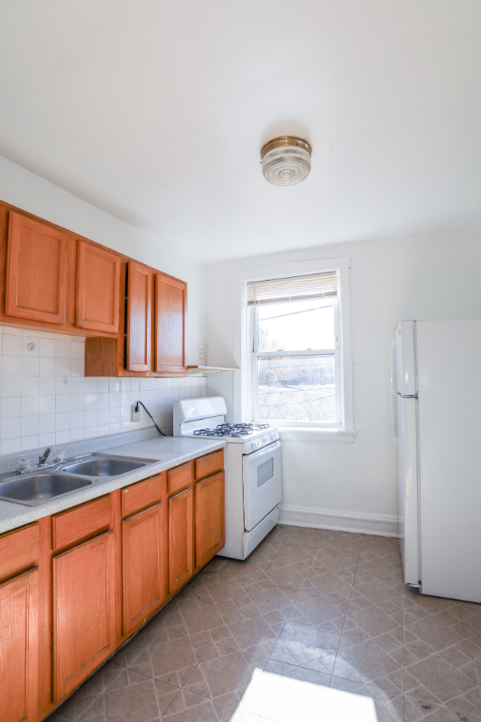 4039 W Melrose St #1 - Photo 3 of 11