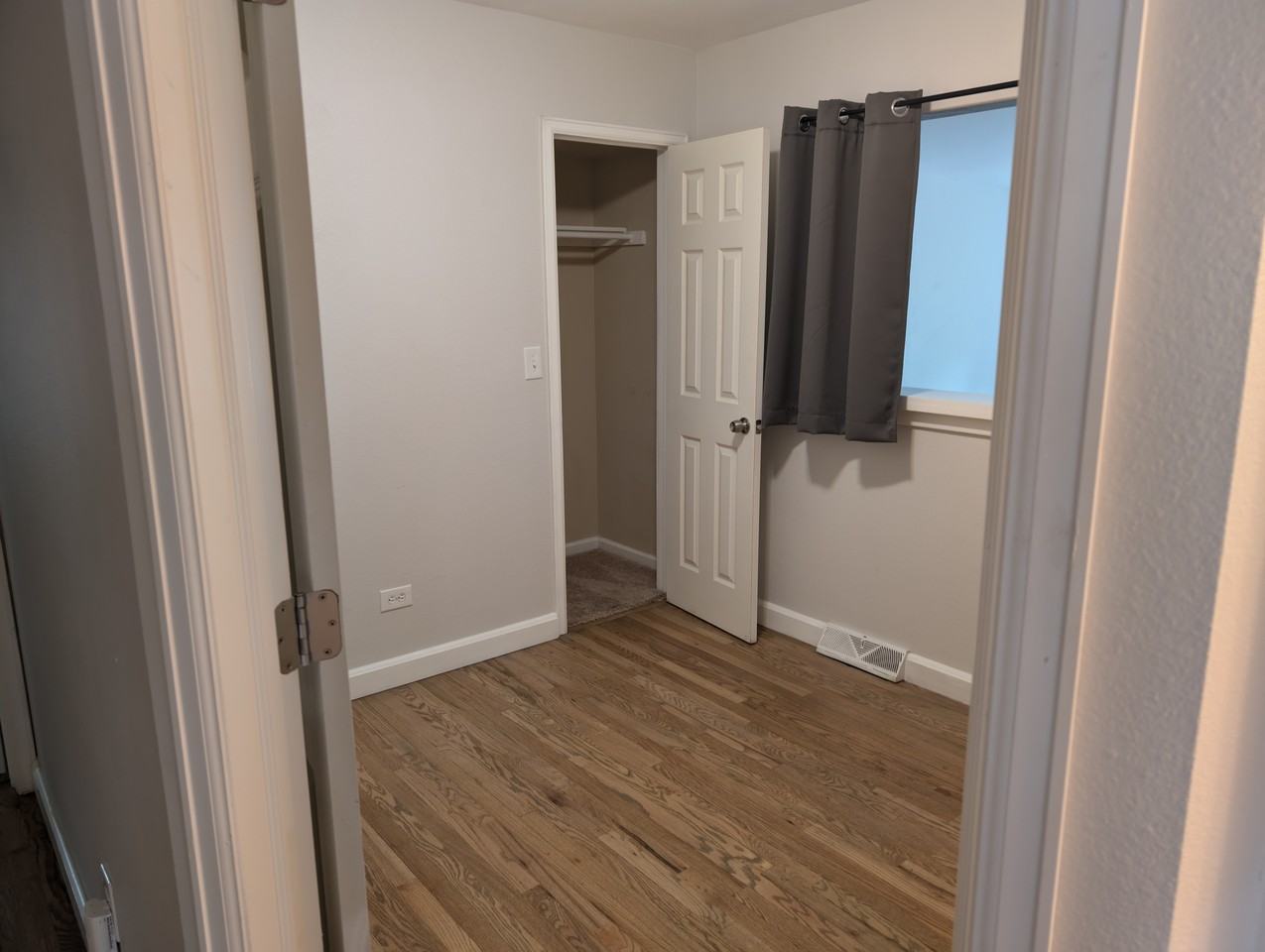 1270 Syracuse St - Photo 2 of 18