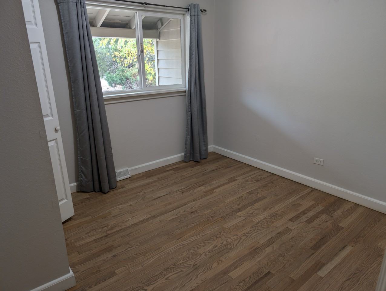 1270 Syracuse St - Photo 4 of 18