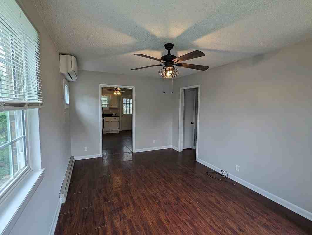 4613 Forest Ridge Dr - Photo 2 of 8