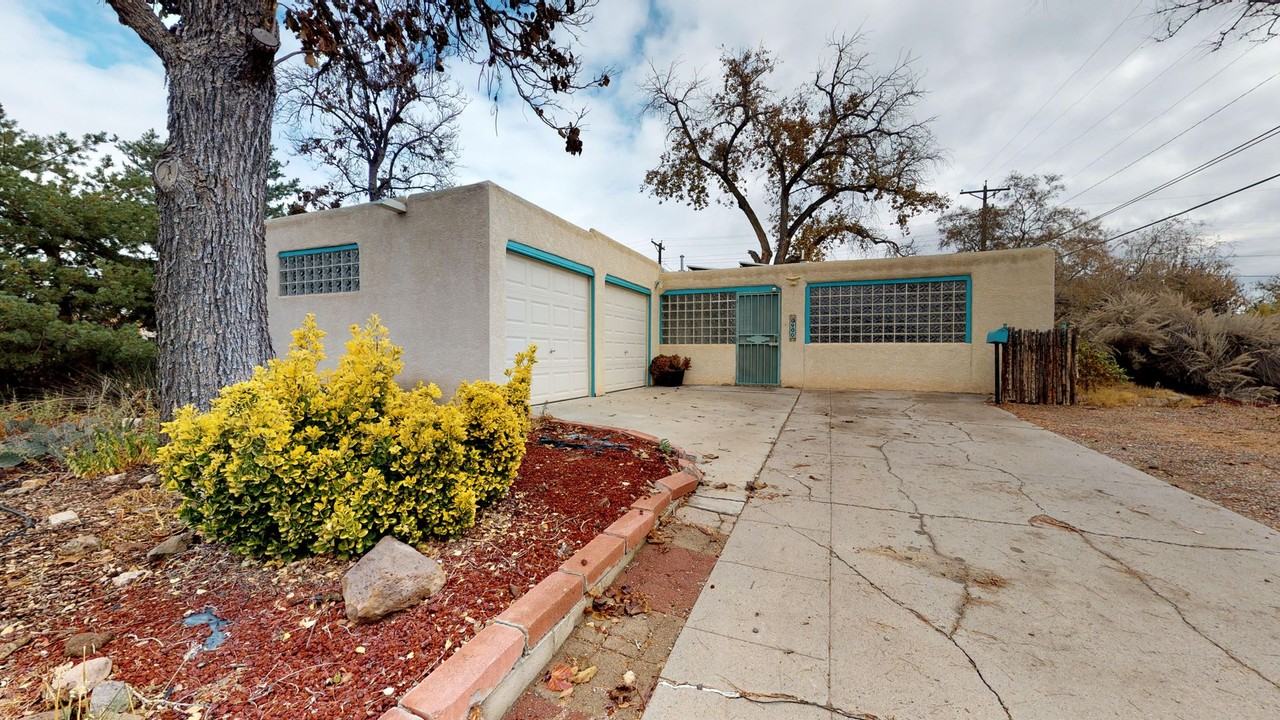 900 Alvarado Dr Ne - Photo 3 of 50