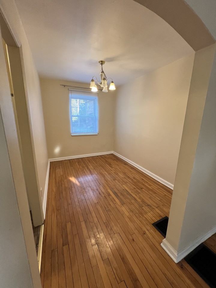 5798 N High St #B - Photo 4 of 9