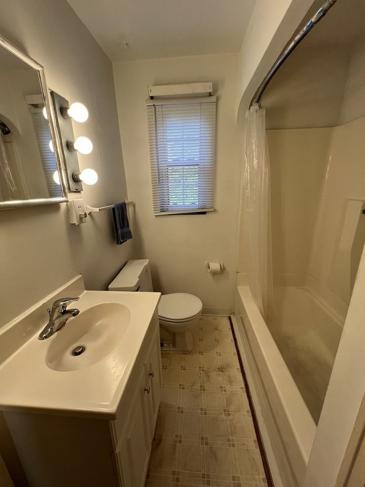 5798 N High St #B - Photo 6 of 9