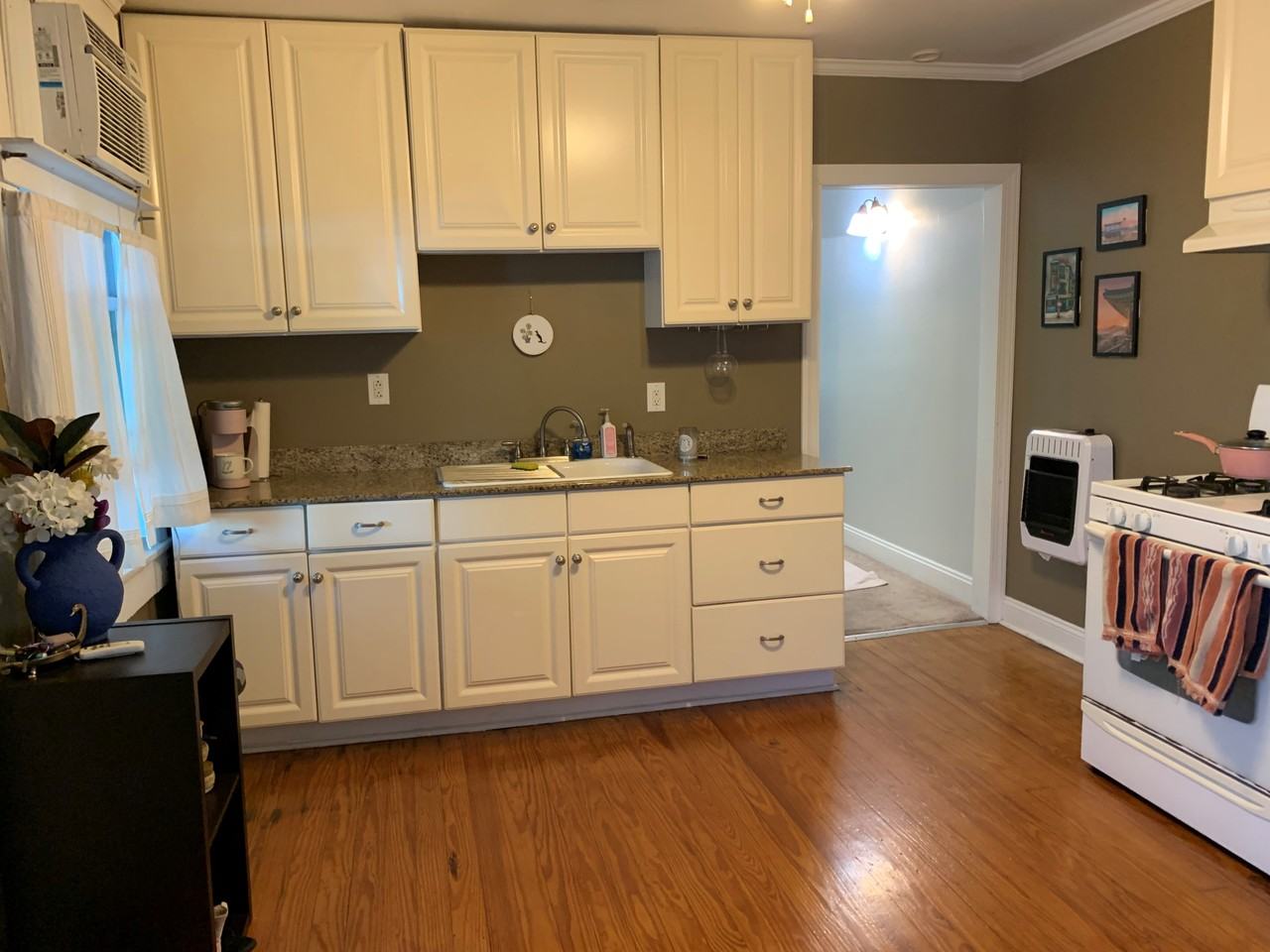 1820 Homer Street #1 - Photo 3 of 4