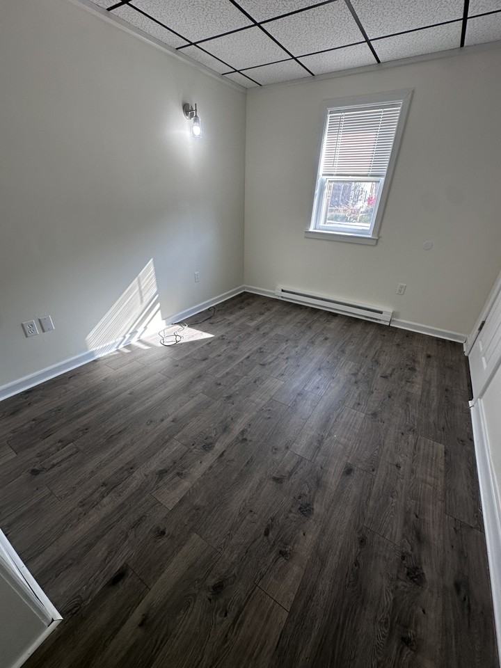 240 River St #A - Photo 3 of 13