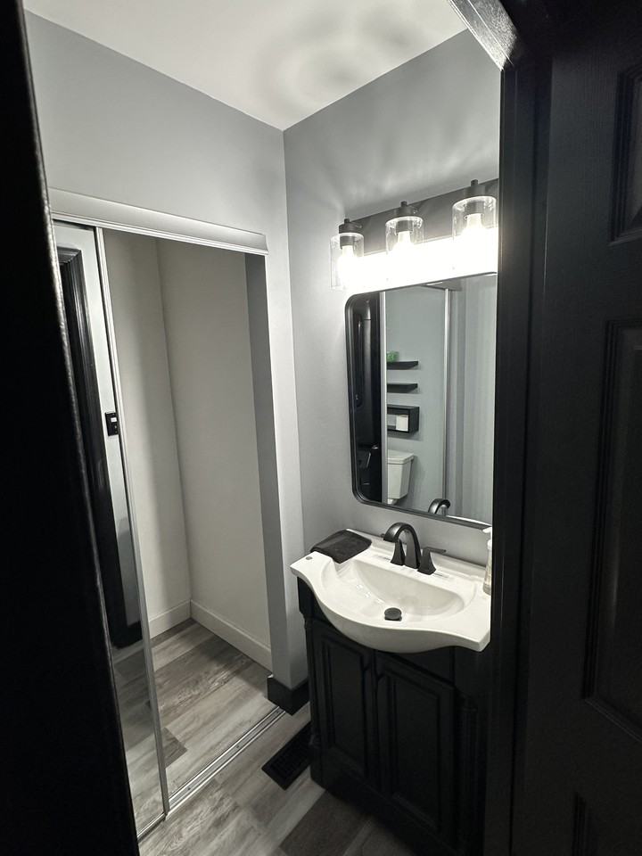 1038 Orndorff Ct - Photo 3 of 9