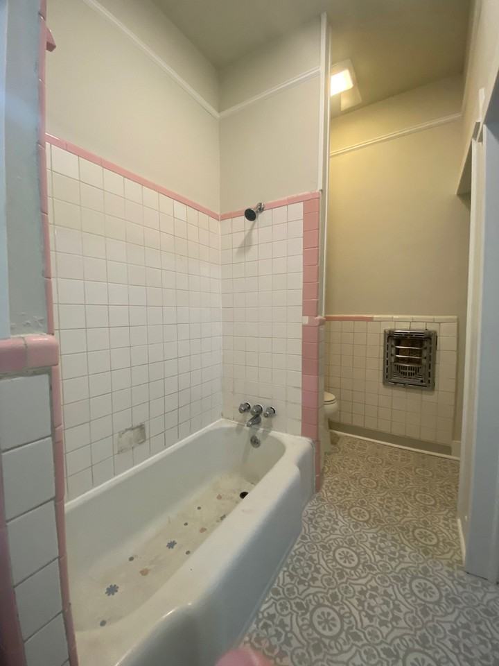 1008 3rd St #B - Photo 5 of 9