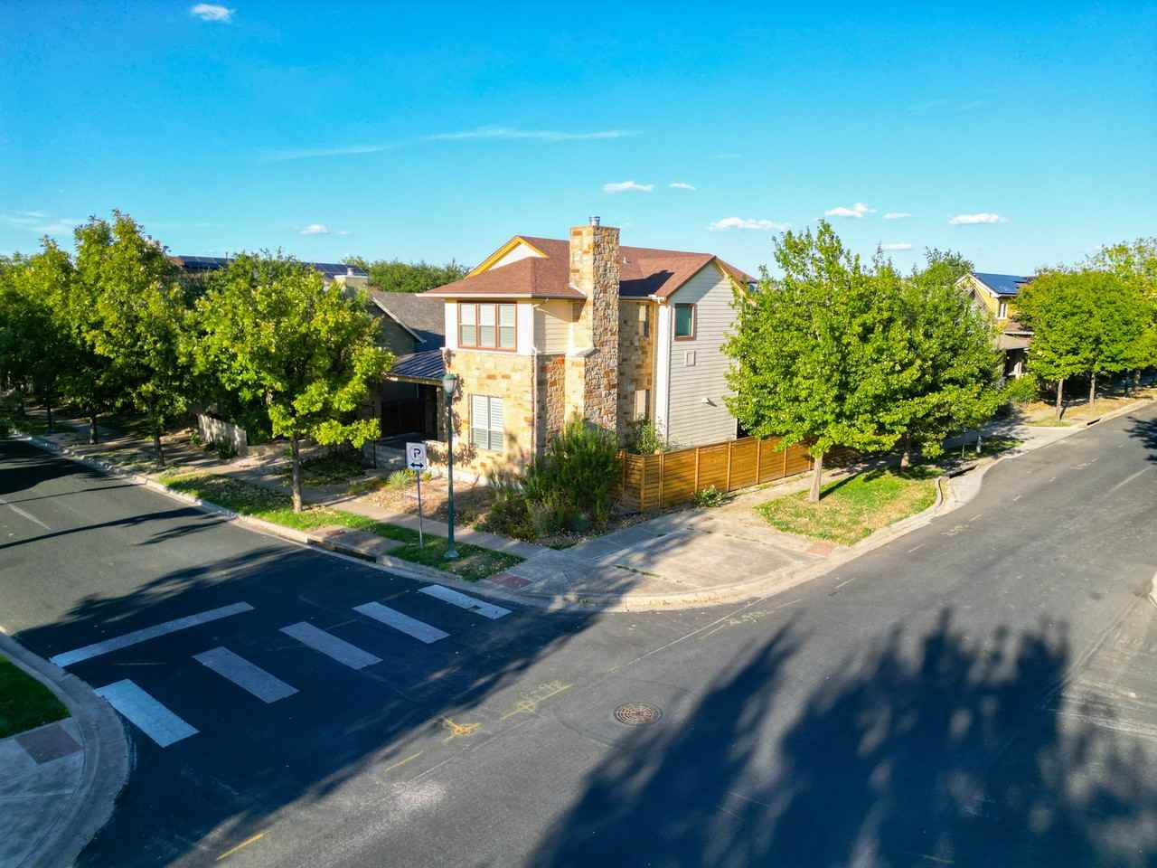 2212 Tom Miller St - Photo 2 of 25