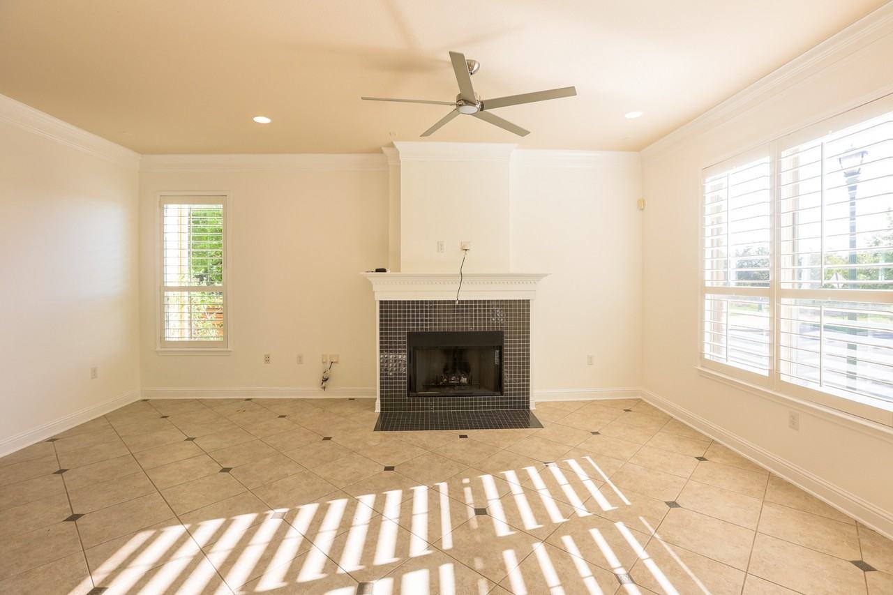 2212 Tom Miller St - Photo 3 of 25