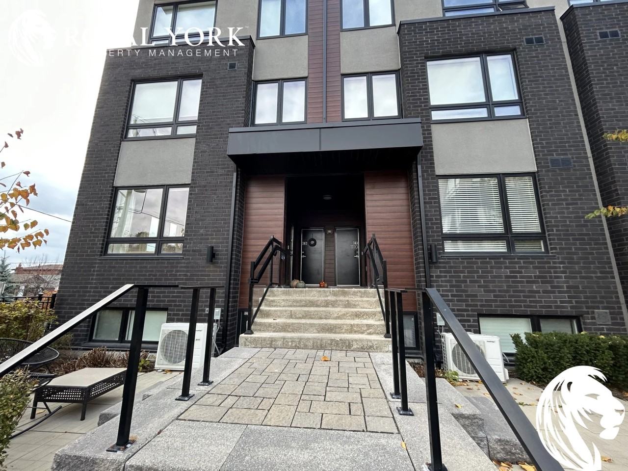 201-1110 Briar Hill Avenue, North York, Ontario M6B 0A9 - Photo 2 of 16