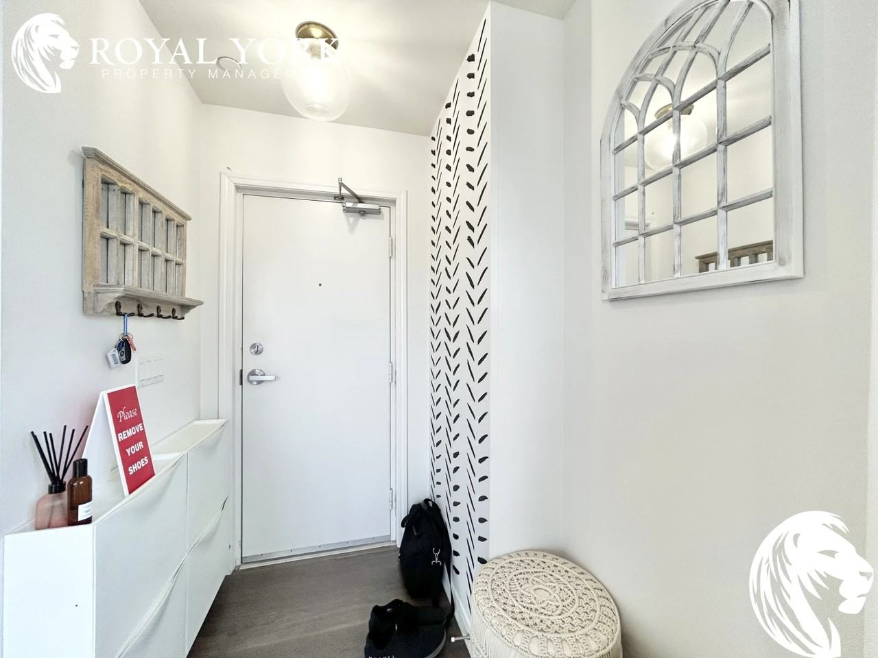 201-1110 Briar Hill Avenue, North York, Ontario M6B 0A9 - Photo 3 of 16