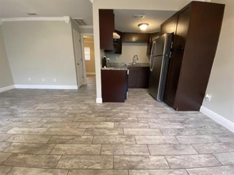 605 92nd Ave N - Photo 3 of 15