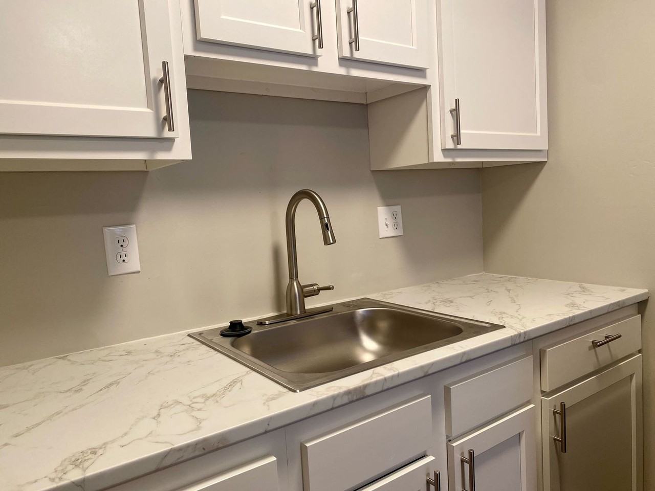 Salvador Apartments - Photo 2 of 6