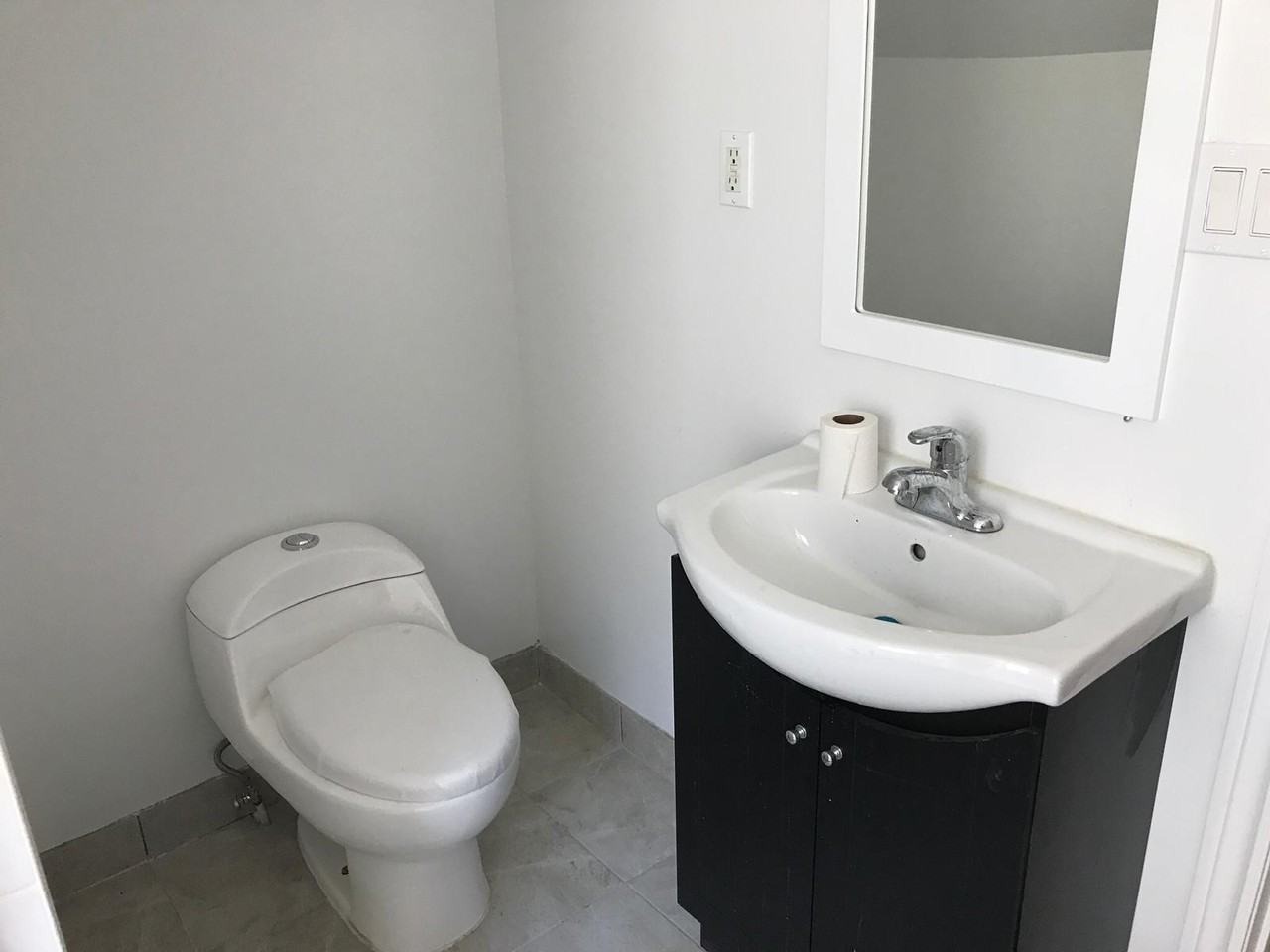 121 Baldwin Street - Photo 2 of 4