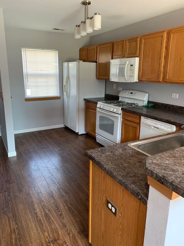 1787 W Chrysler Dr - Photo 3 of 8
