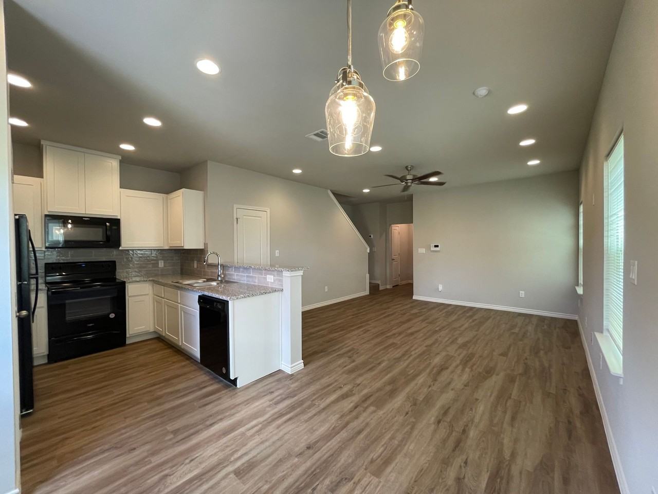 119 Peruna Dr - Photo 3 of 31