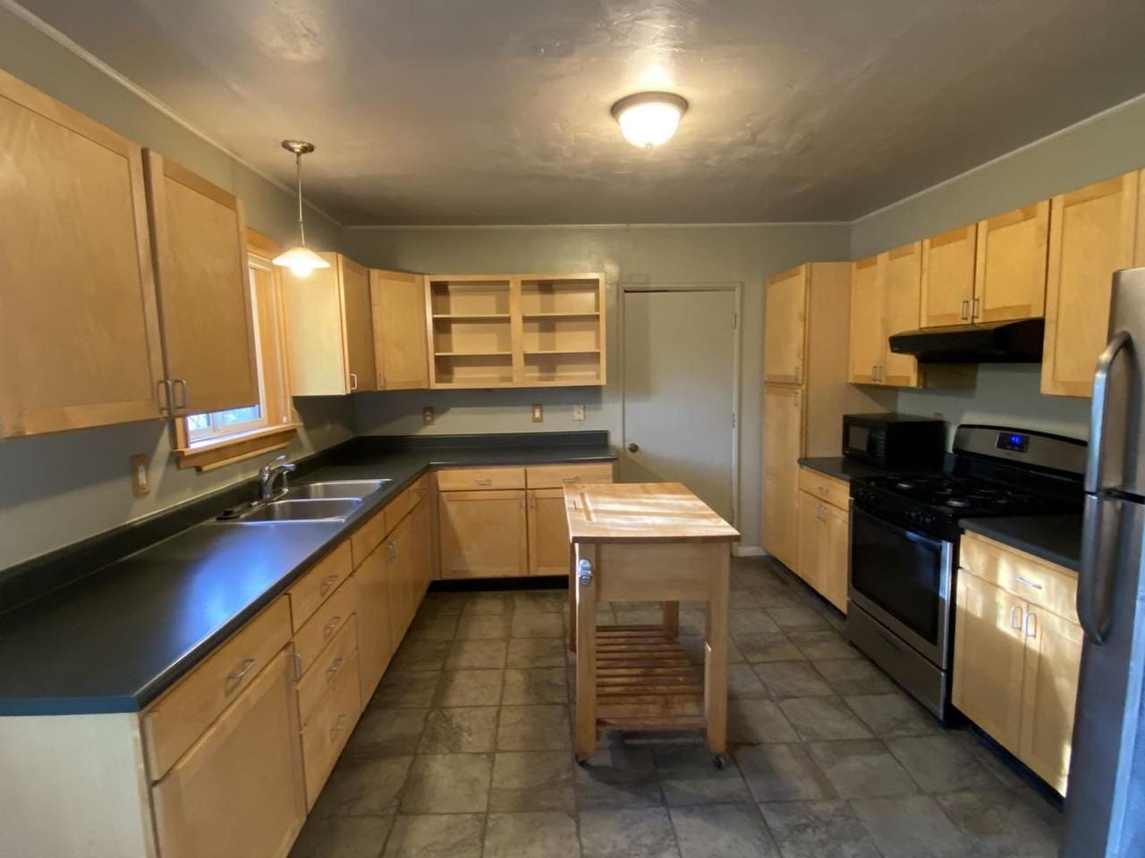 2012 Glenisle Ave - Photo 3 of 21