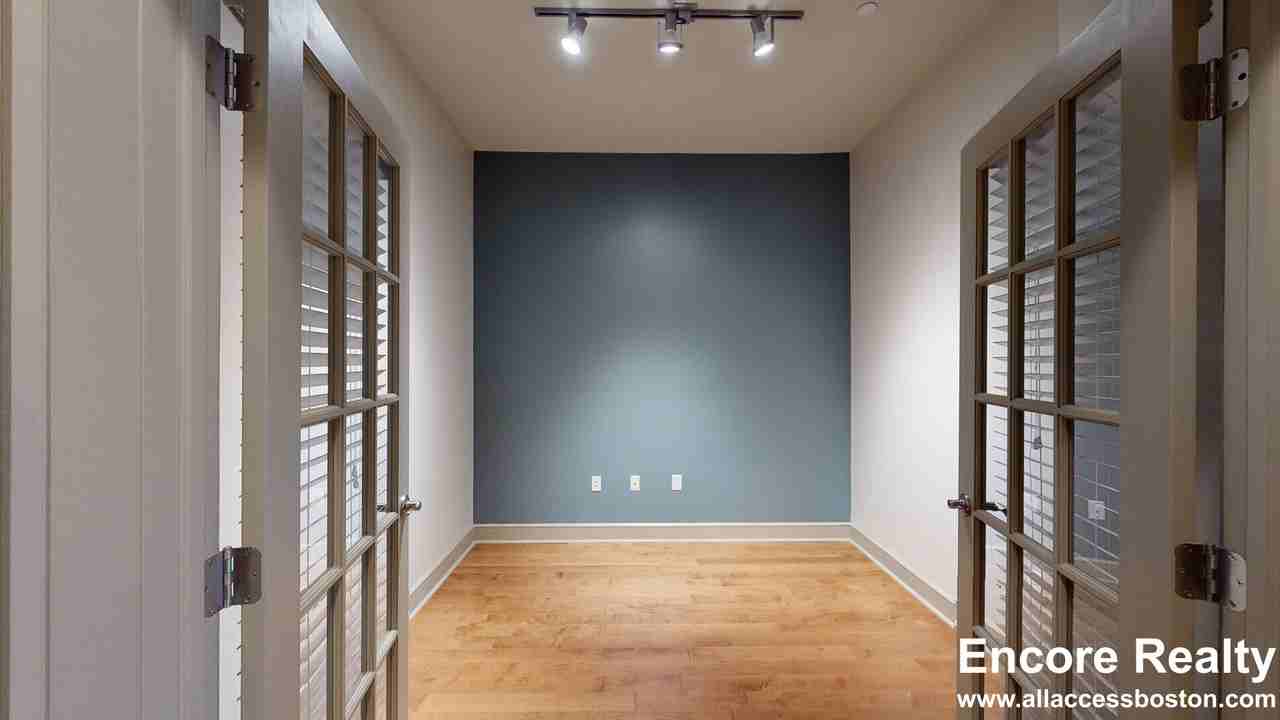 300 2nd Ave #1105 - Photo 4 of 50