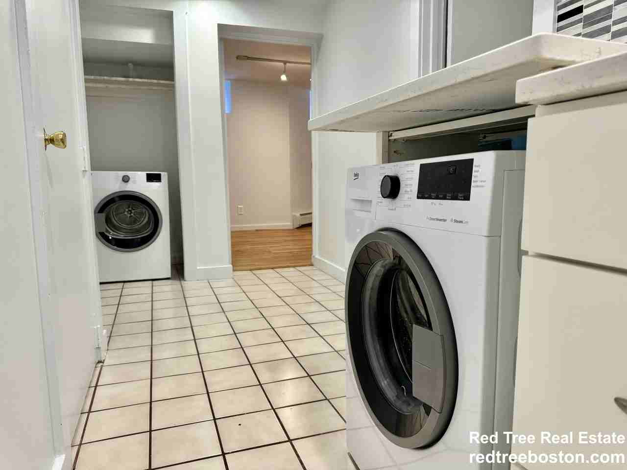 145 Chiswick Rd #8 - Photo 4 of 22