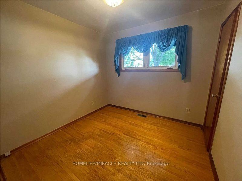 463 Elizabeth Street - Photo 2 of 13