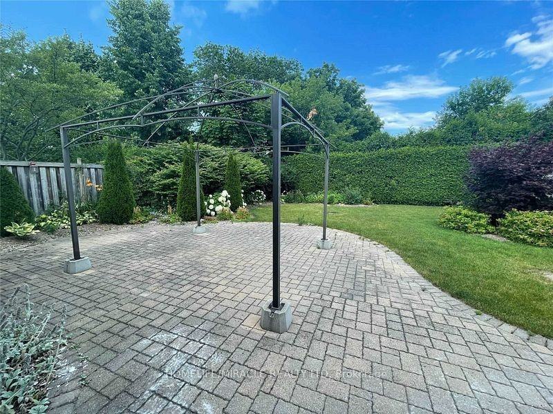 463 Elizabeth Street - Photo 3 of 13