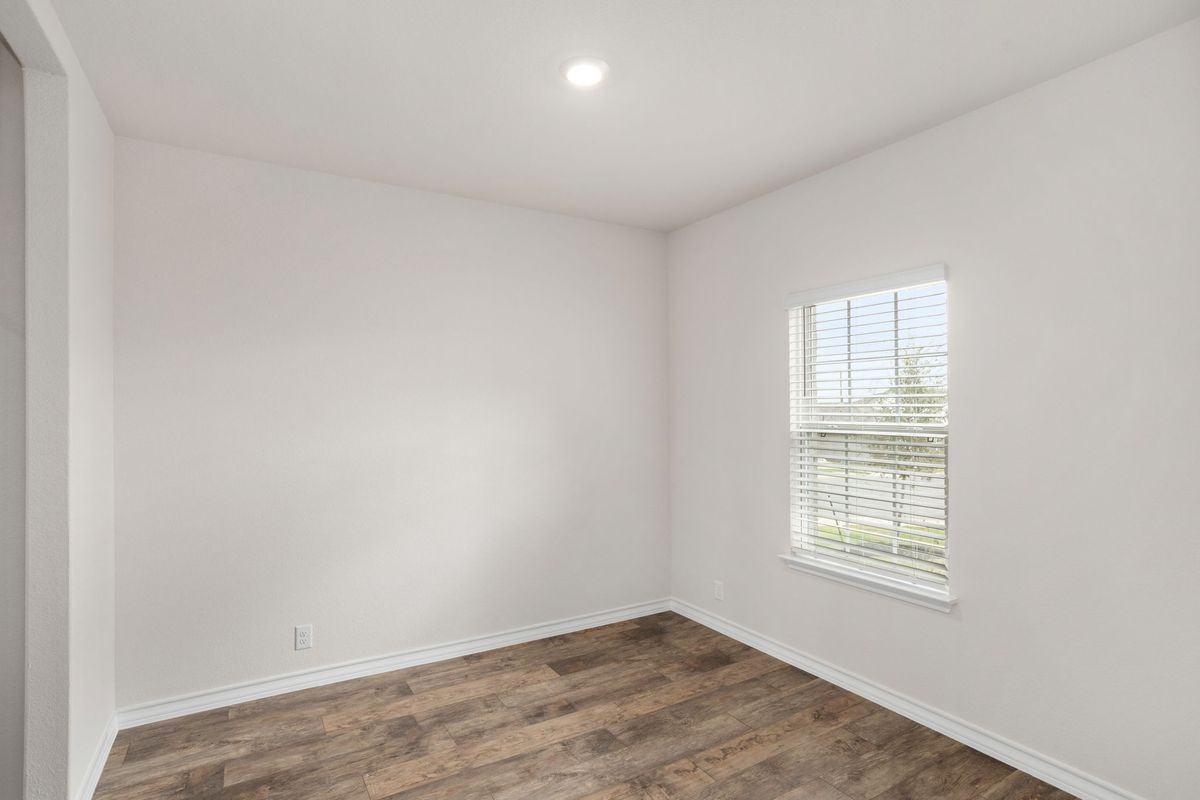 5035 Punch Shot - Photo 3 of 25