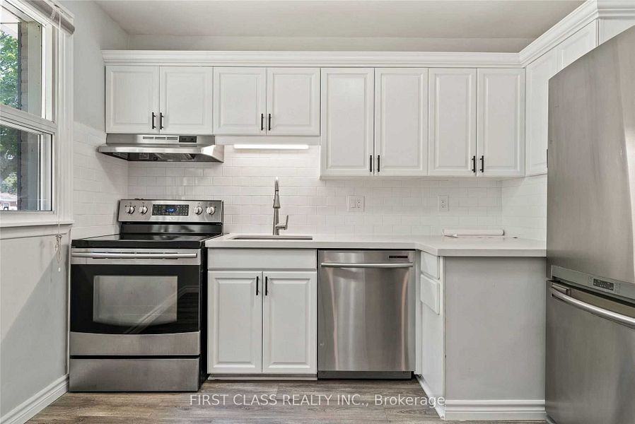 171 Tulloch Drive - Photo 2 of 15