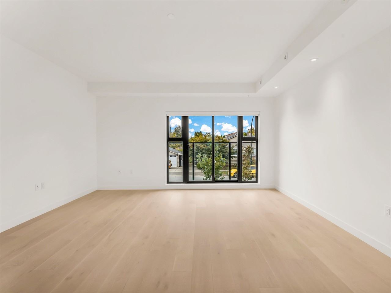 588 West 28th Avenue - Photo 2 of 23