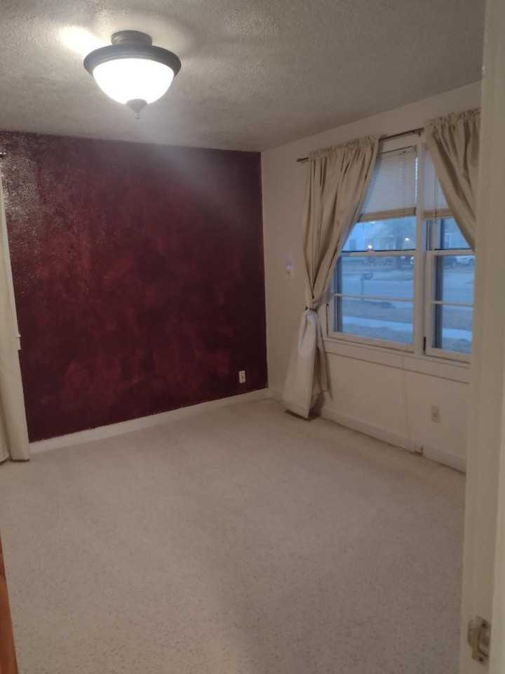 711 W 11th Ave - Photo 3 of 10