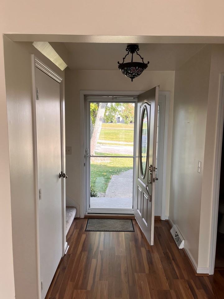 1071 University Blvd - Photo 3 of 29