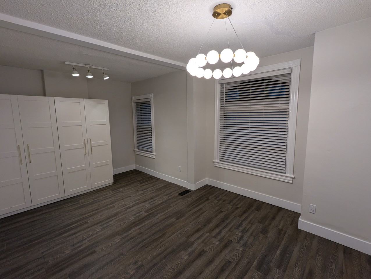 39 Robert Street - Photo 3 of 10