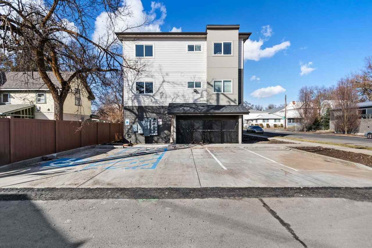 Mallon Apartments!! - Photo 3 of 24