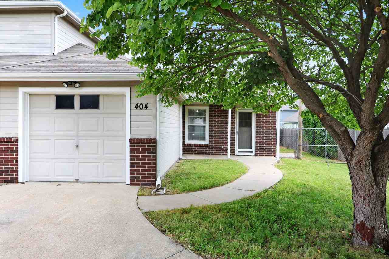 404 Butterfield Rd - Photo 2 of 18