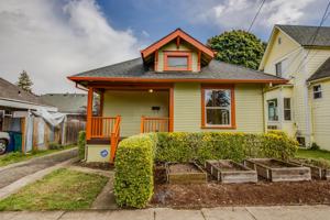 featured image of 1921 Harney St