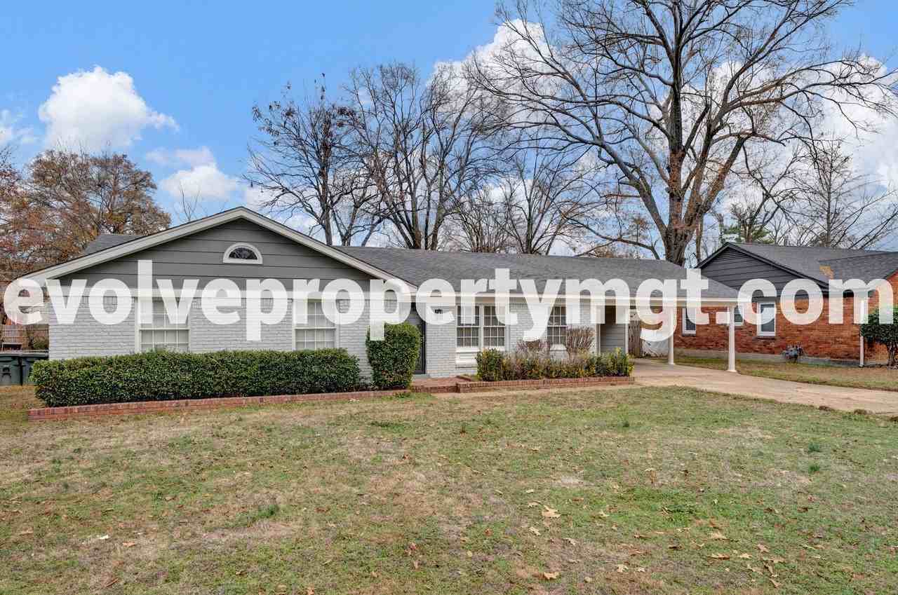 1970 Grovehaven Dr - Photo 2 of 32
