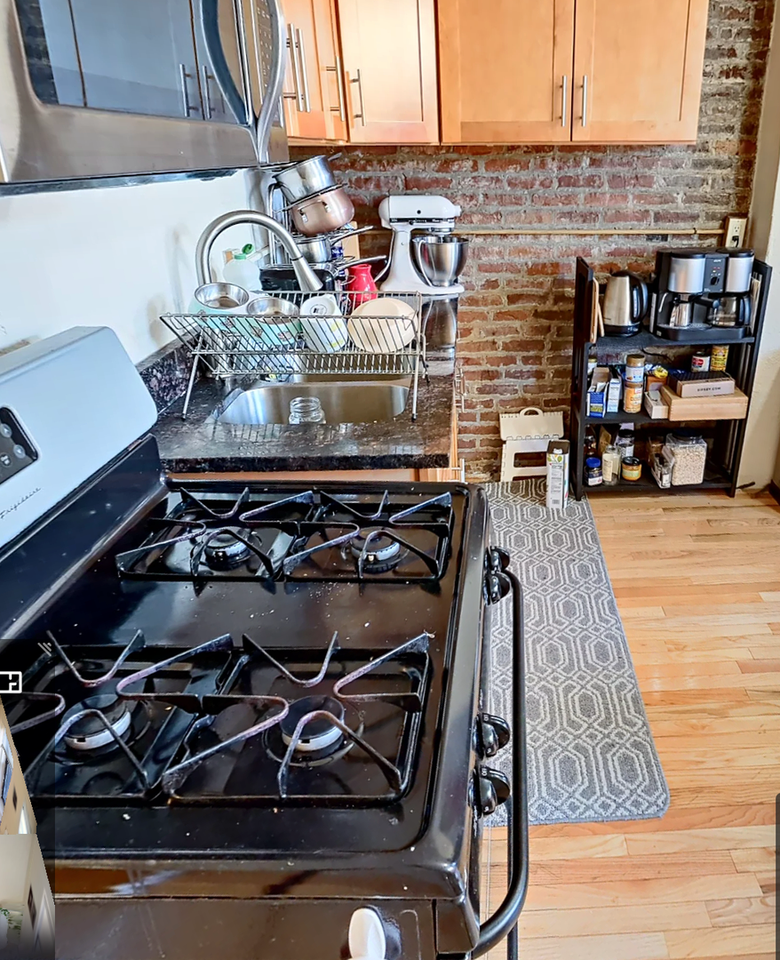 88 Hammond Street - Photo 4 of 11