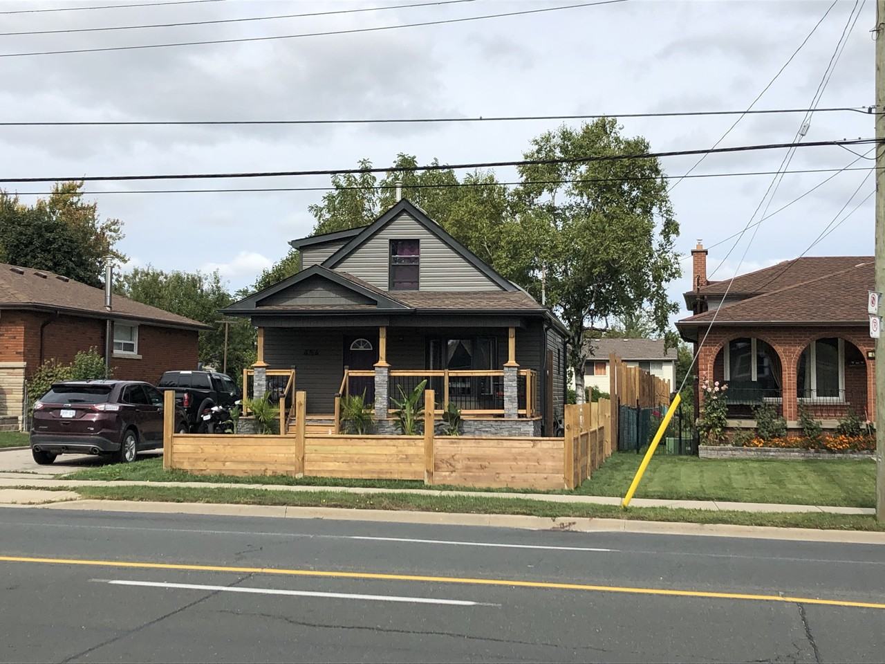 454 Mohawk Road West - Photo 2 of 22
