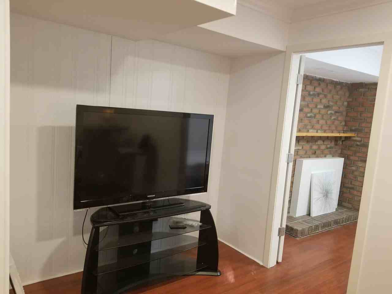 7730 Stanley St - Photo 5 of 18