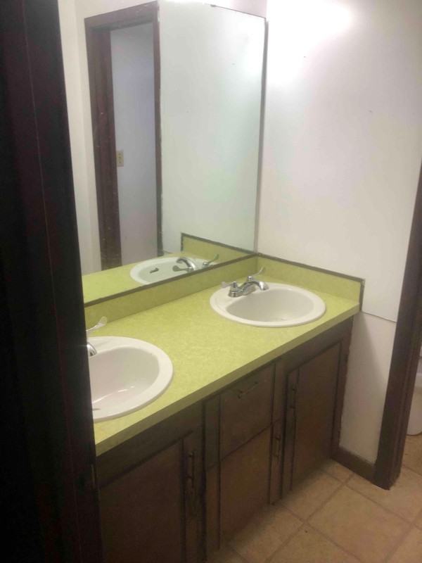 605 22nd St #605 - Photo 4 of 5