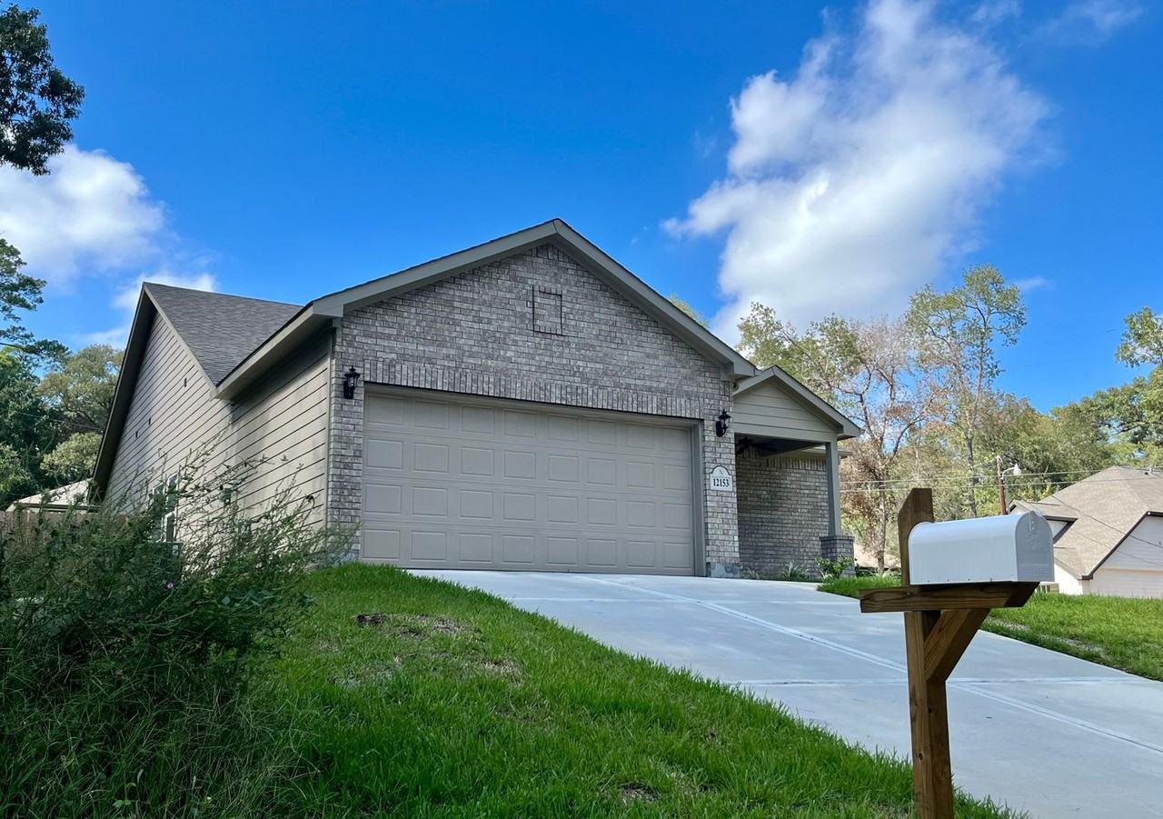 12153 Goliad Ln - Photo 3 of 22