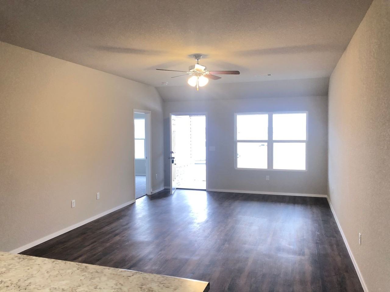 602 W Pittsfield - Photo 3 of 10