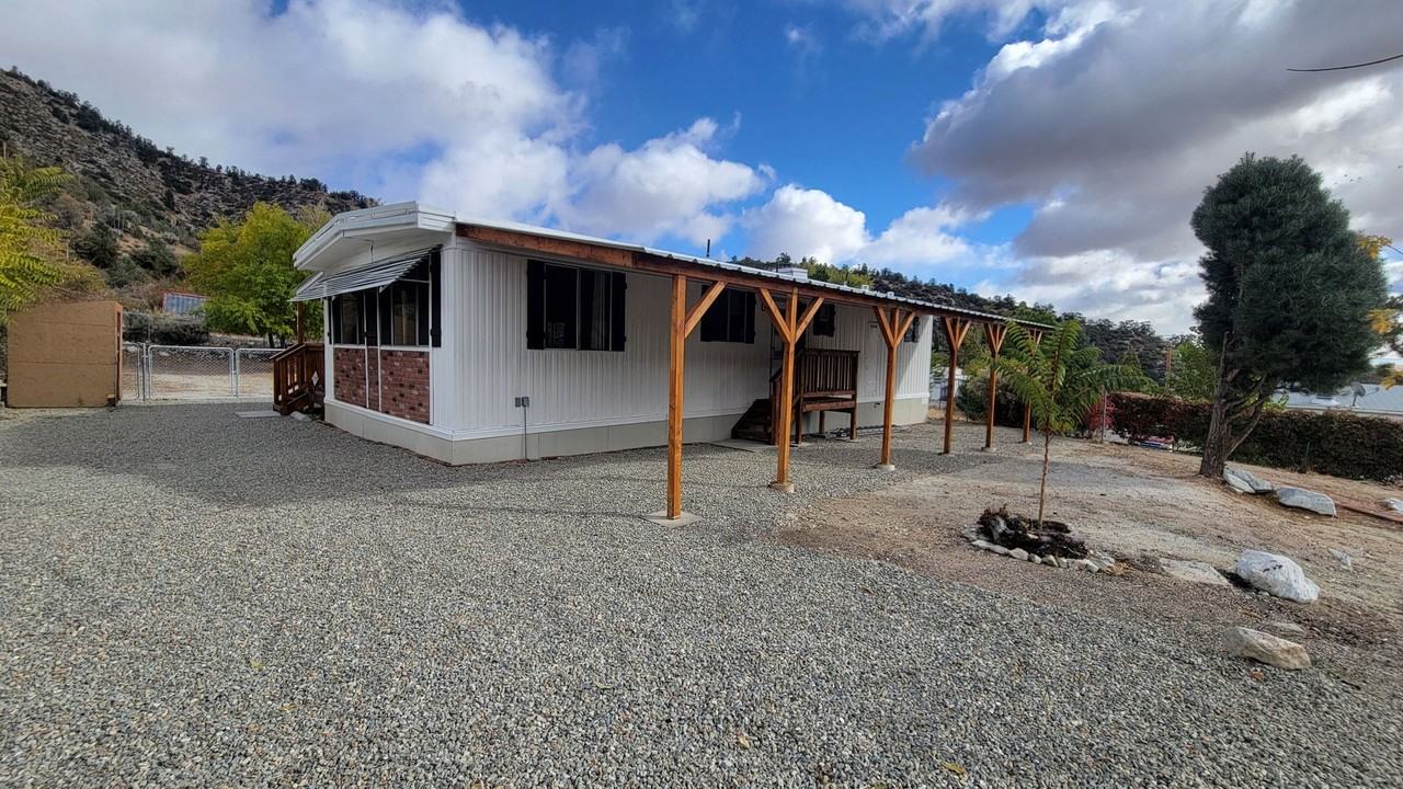 912 Woodrow Way - Photo 2 of 22