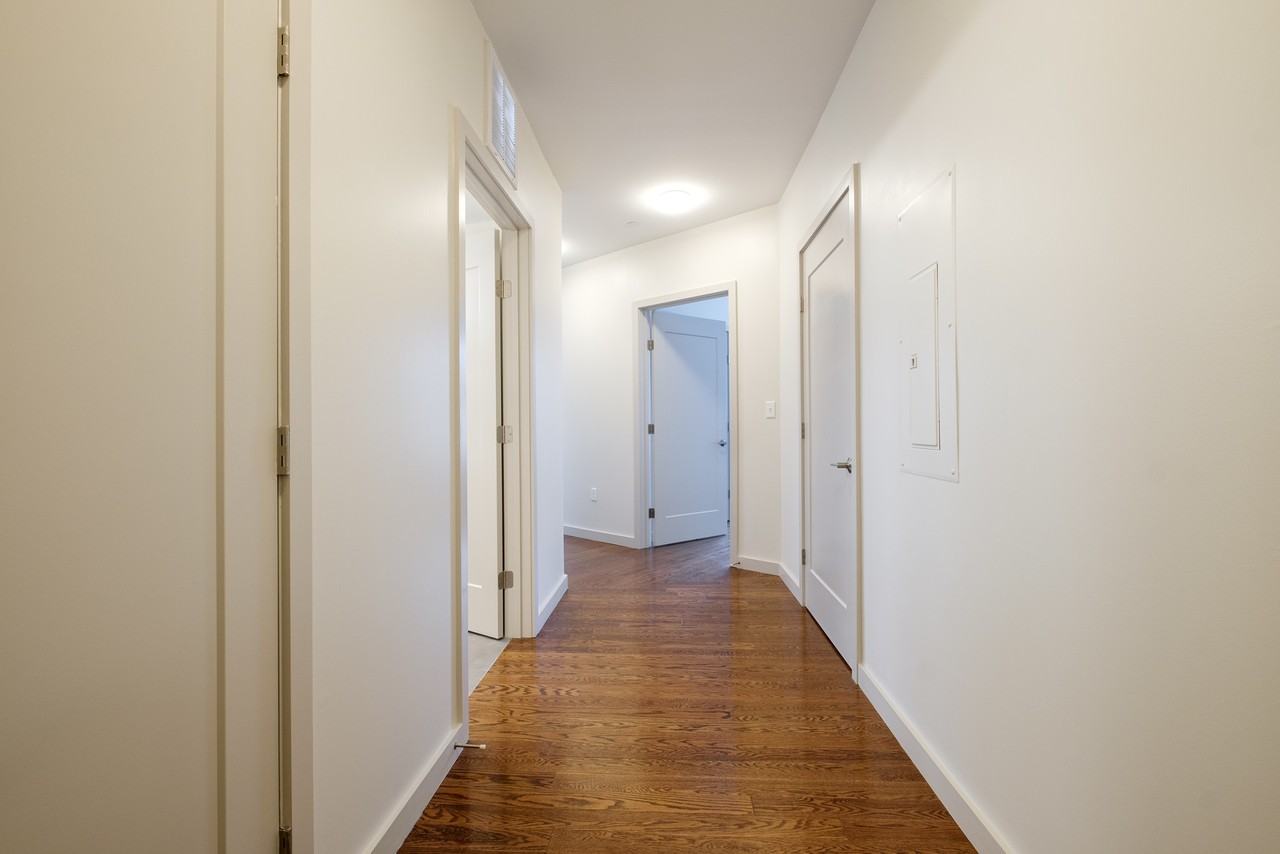 455 Harvard St #400 - Photo 7 of 15