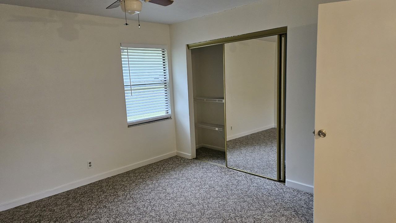 5327 Nw 11th St #NA - Photo 4 of 22